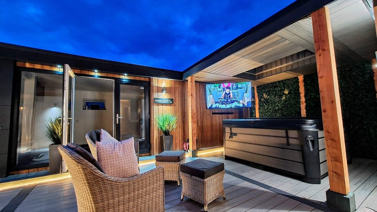 Bespoke Garden Room 20