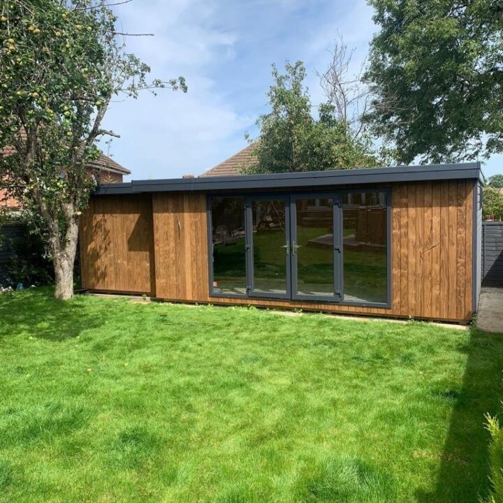 Bespoke Garden Room 23