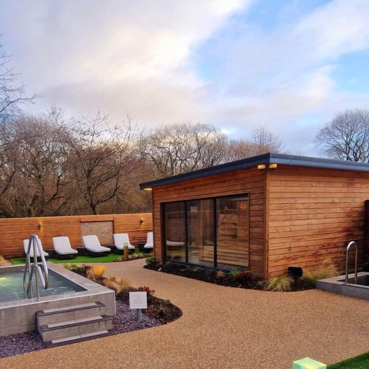 Bespoke Garden Room 26