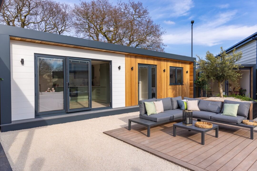 Bespoke Garden Room 34